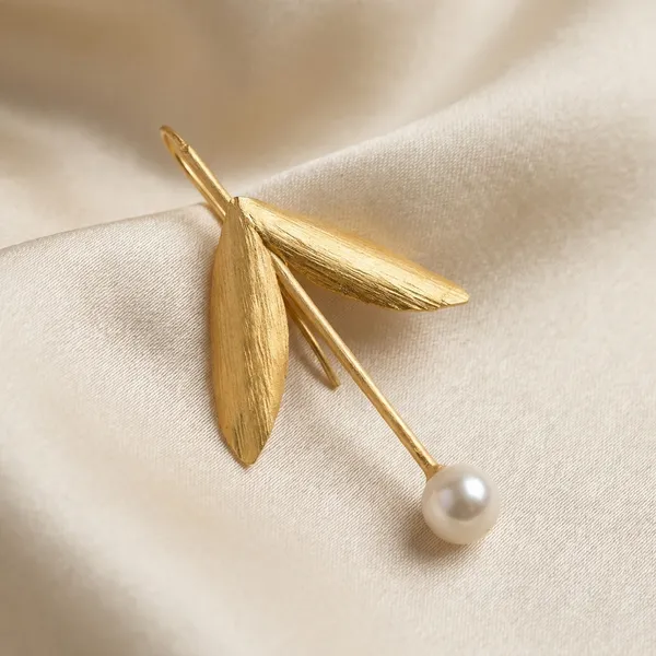 Gold-Toned_Leaf_Drop_Earrings_With_Pearl_Accents