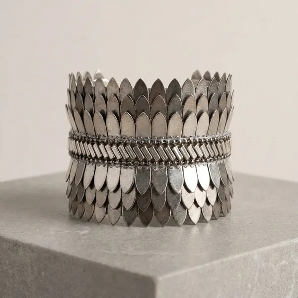 Metallic_Scale_Feather_Design_Bracelet_-_Silver