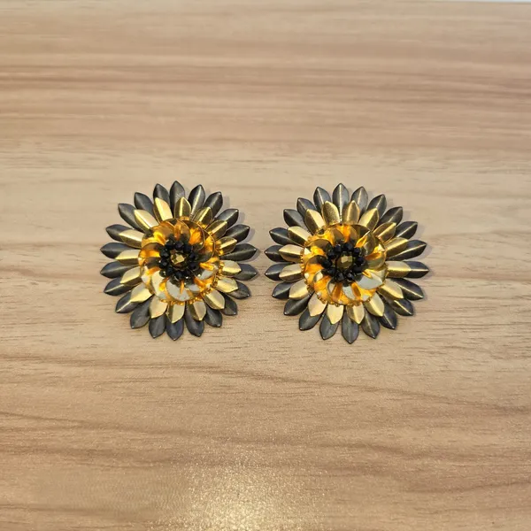 Sunflower_Stud_Earrings_-_Golden_Black_Floral_Design