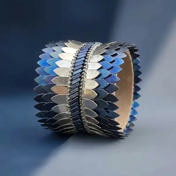 Metallic_Scale_Feather_Design_Bracelet_-_Blue_&_Silver