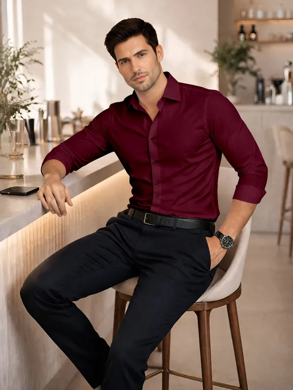 Maroon_Cotton_Blend_Slim_Fit_Shirt_Men