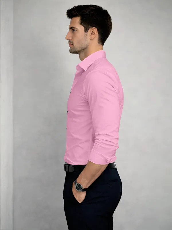 Pink_Cotton_Blend_Slim_Fit_Shirt_Men