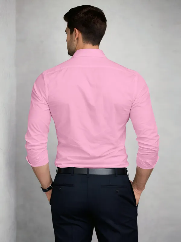 Pink_Cotton_Blend_Slim_Fit_Shirt_Men