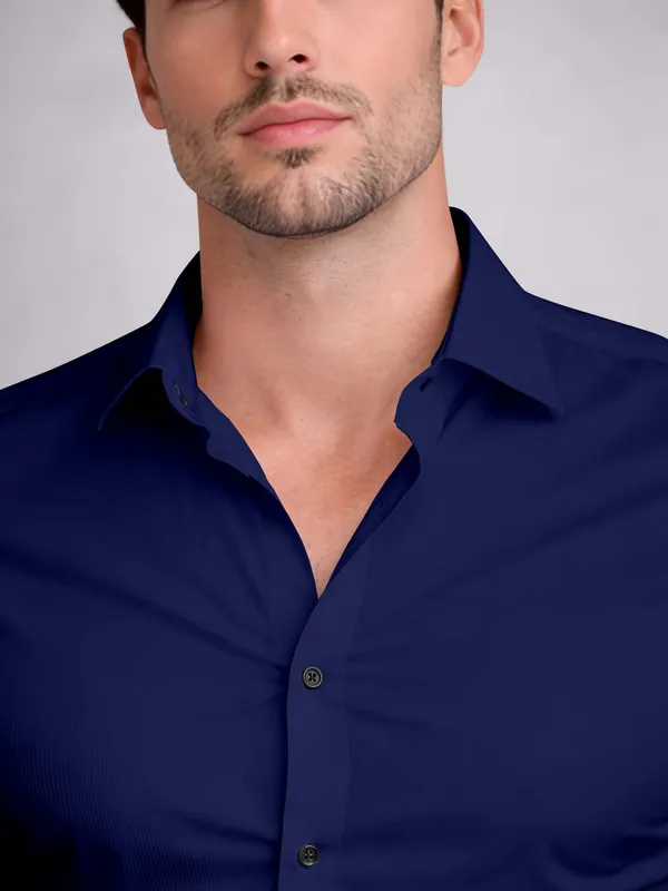 Navy_Blue_Cotton_Blend_Slim_Fit_Shirt_Men
