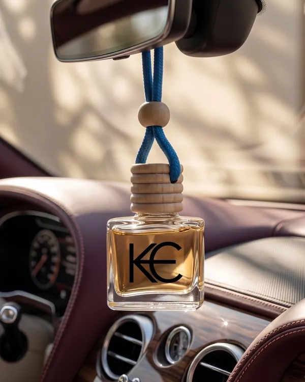 Hanging_Air_Freshener_For_Car_With_Wooden_Ring_Design_And_Blue_Cord
