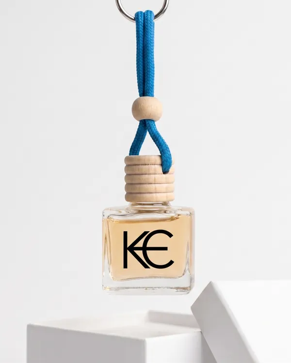 Hanging_Air_Freshener_For_Car_With_Wooden_Ring_Design_And_Blue_Cord