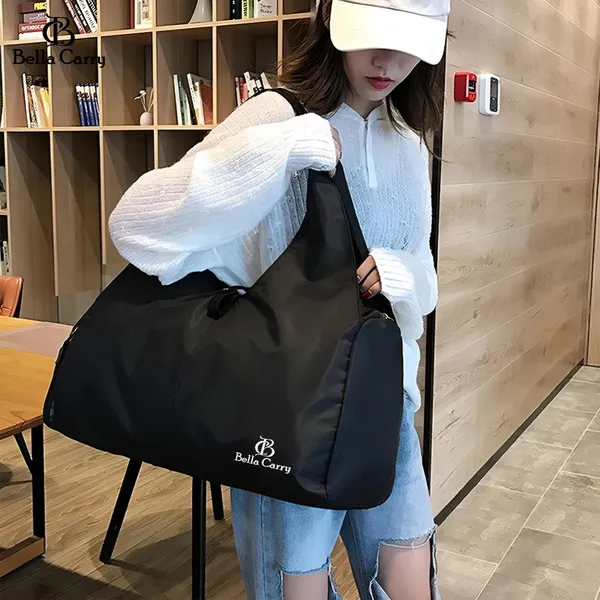 Black_Polyurethane_Zipper_Gym_Duffle_Bag_With_Shoe_Compartment_For_Girls