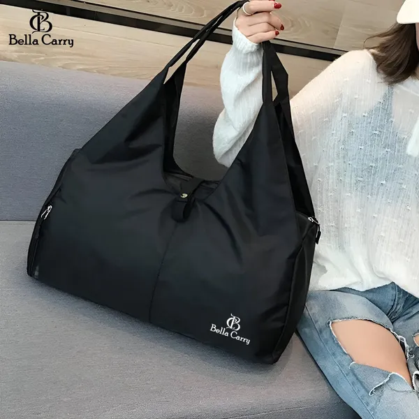 Black_Polyurethane_Zipper_Gym_Duffle_Bag_With_Shoe_Compartment_For_Girls