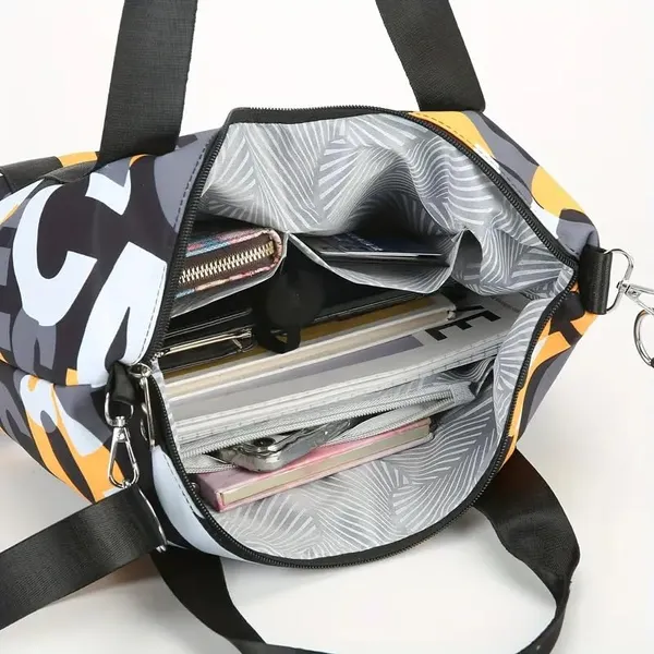Multicolor_Polyurethane_Zipper_Gym_Duffel_Hand-Carry_Bag_For_Girls