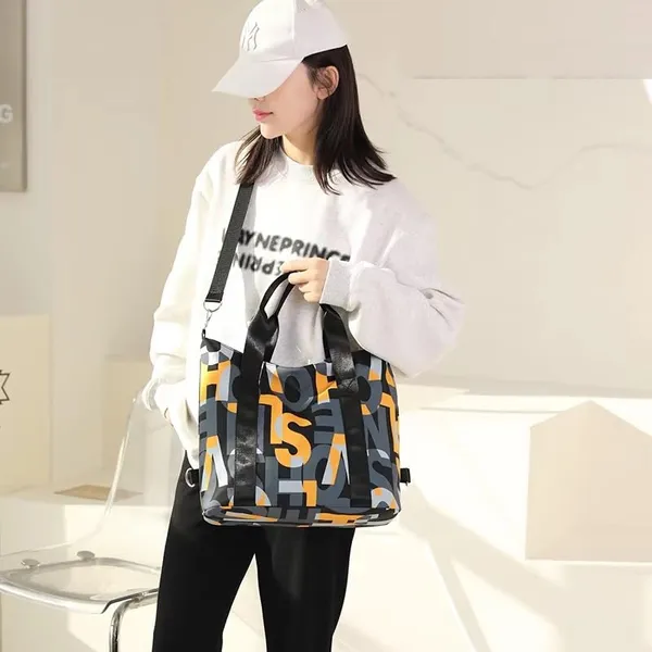 Multicolor_Polyurethane_Zipper_Gym_Duffel_Hand-Carry_Bag_For_Girls