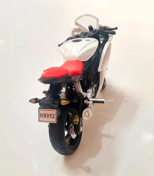 Diecast_Motorcycle_Toy_Bike_Scale_Model_Vehicles_Alloy_Simulation_Superbike