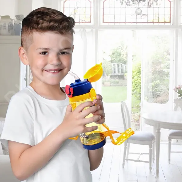 Plastic_Space_Astronaut_Water_Bottle_For_Kids_Cute_Cartoon_Leak-Proof_600_Ml_Sipper_Bottle_With_Straw,_Flip_Cover,_Bpa-Free,_School_Water_Bottle_For_Boys_Girls_(Astro-Yellow)