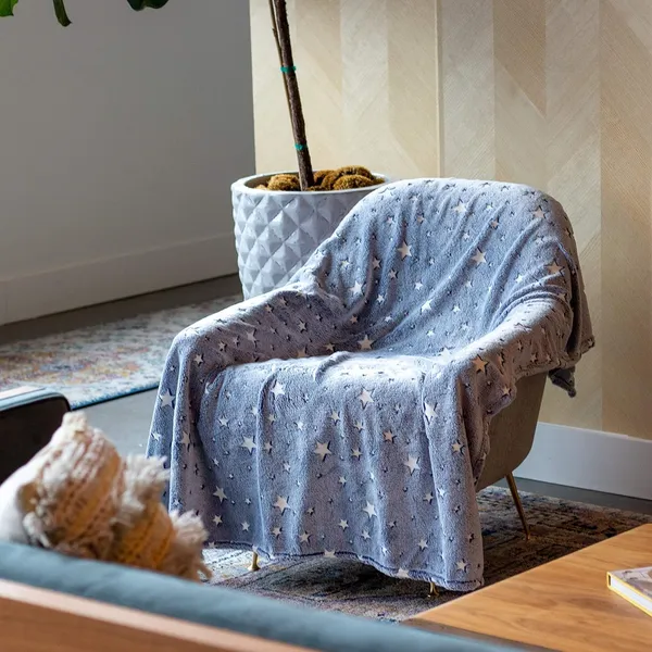 Galaxy_Glow_In_The_Dark_Fur_Blanket_For_Kids_-_Grey_|_Microfiber_Super_Soft_&_Comfortable_Blanket_For_Children_Bedrooms_|_Warm_Fluffy_Fleece_Gift_For_Kids_-_180_X_200Cm