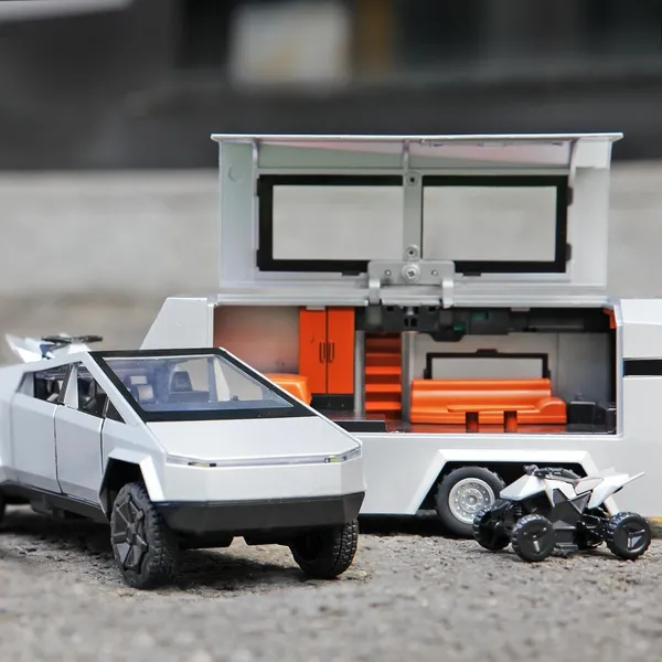 1/32_Alloy_Cyber_Truck_Toy_Pickup_Trailer_Rv_Model_Kit_With_Beach_Motorcycle,_Diecast_Alloy_Metal_Rv_Car_Model_Cyber_Truck_Toy_With_Sound_Light_And_Pull_Back,Birthday_Gifts,_Black