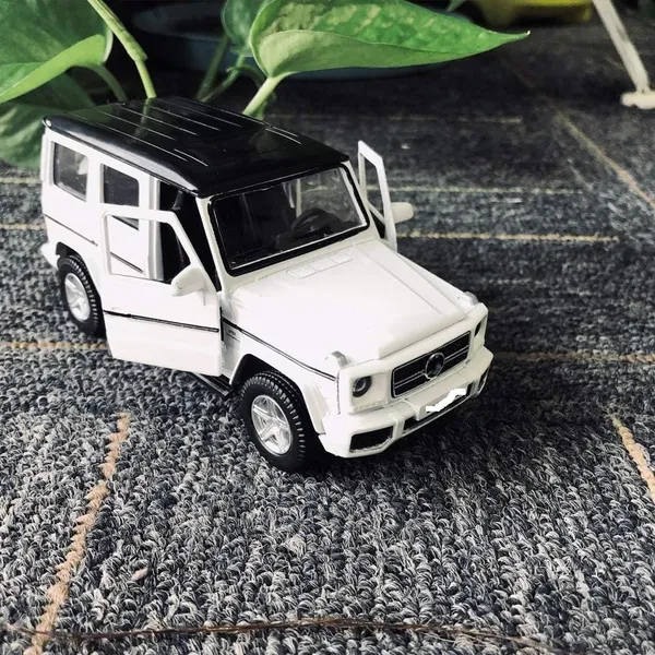 Diecast_1:36_Scale_Benz_G-63_Model_Car_Pull_Back_Action_G_Wagon_Vehicle_Alloy_Simulation_Supercar_With_Openable_Doors_Lights_And_Sound_Toy_For_Kids_And_Collectors_For_Play_&_Display_Gift_3+