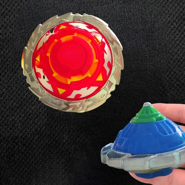 Spinning_Battle_Top_Toy_Set_Of_2_Tops_And_1_Tray_With_Launcher_And_Grip,_Metal_Gyro_Fighting_Tops_Starter_Set_For_Kids,_Competitive_Spin_Game_Toy_Gift_For_Boys_And_Girls_Age_6+