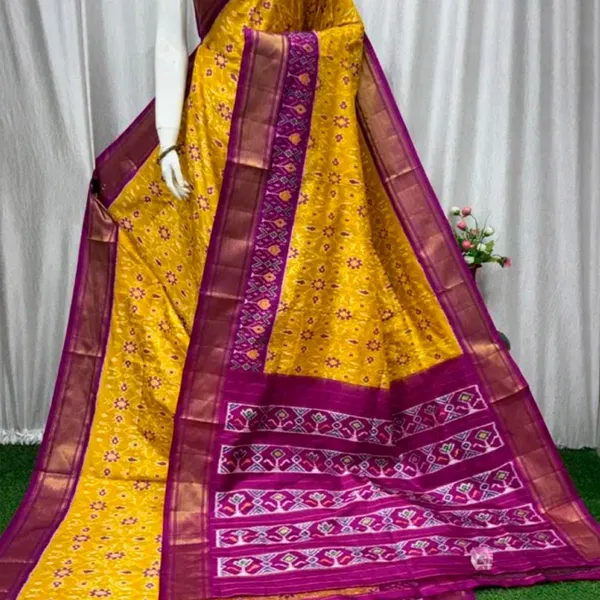 Yellow_And_Purple_Silk_Traditional_Handloom_Floral_Print_And_Contrast_Saree_For_Women