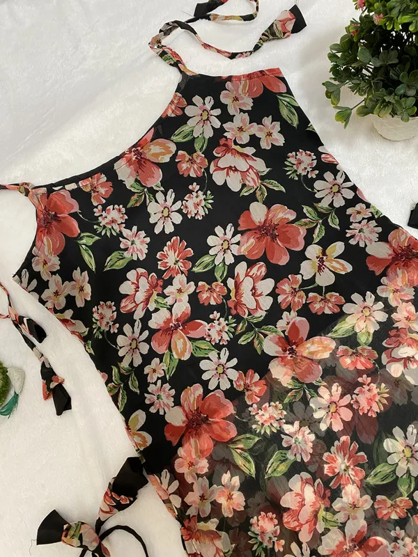 Purimaa_Women_Printed_Georgette_Trail_Cut_Kurta_Gold