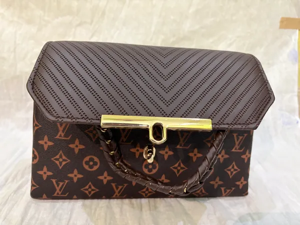 Nova_Designer_Monogram_Sling_Bag_With_Quilted_Flap_And_Chain_Strap