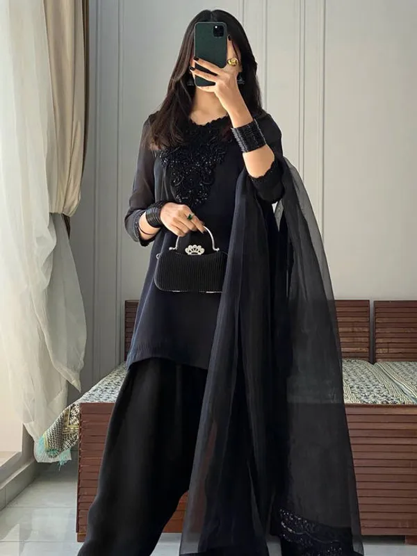 Women's_Black_Embellished_Kurta_Set_With_Dupatta