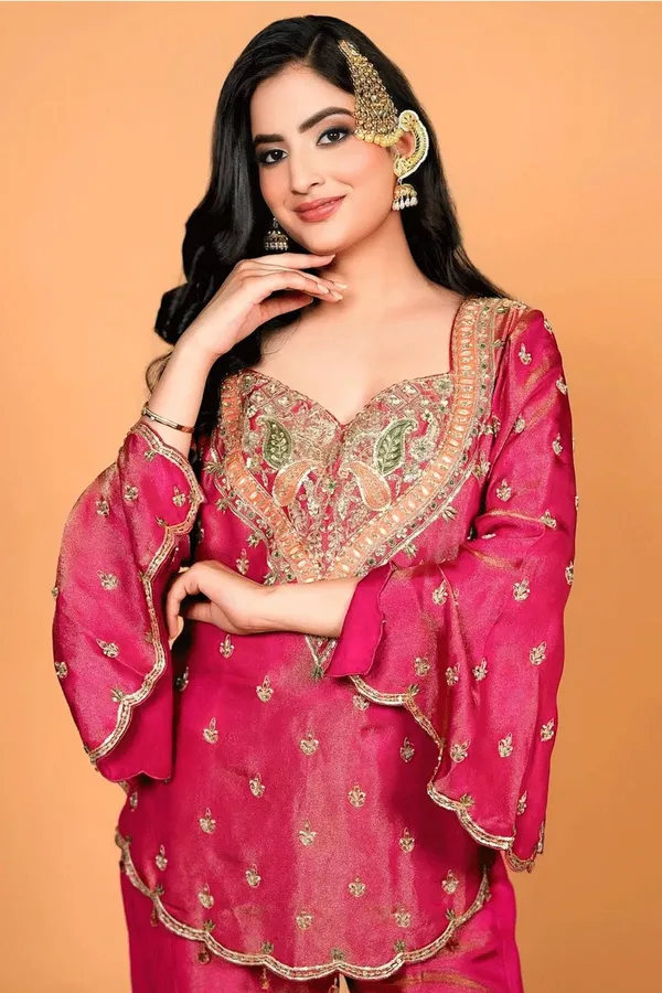 Pink_Embroidered_Sharara_Suit_Set