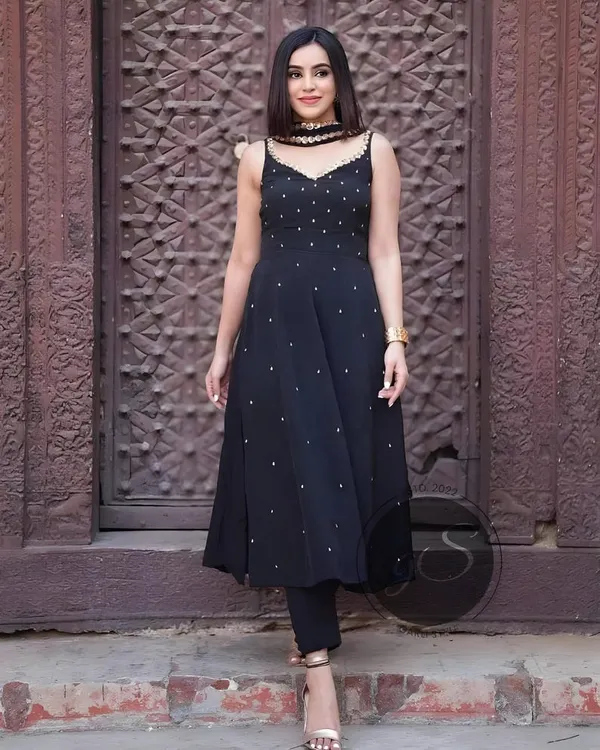 Women's_Black_Embellished_Ethnic_Anarkali_Kurta_Set_With_Dupatta