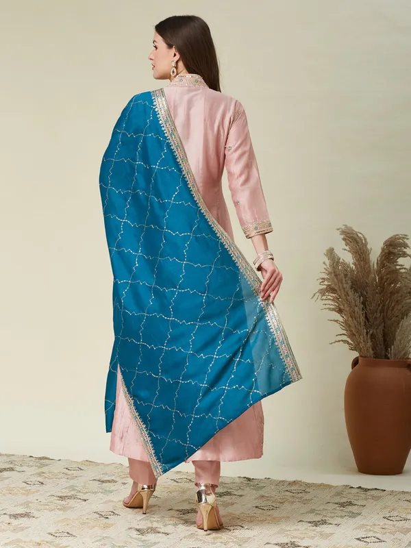 Elegant_Pink_Anarkali_Suit_With_Blue_Dupatta
