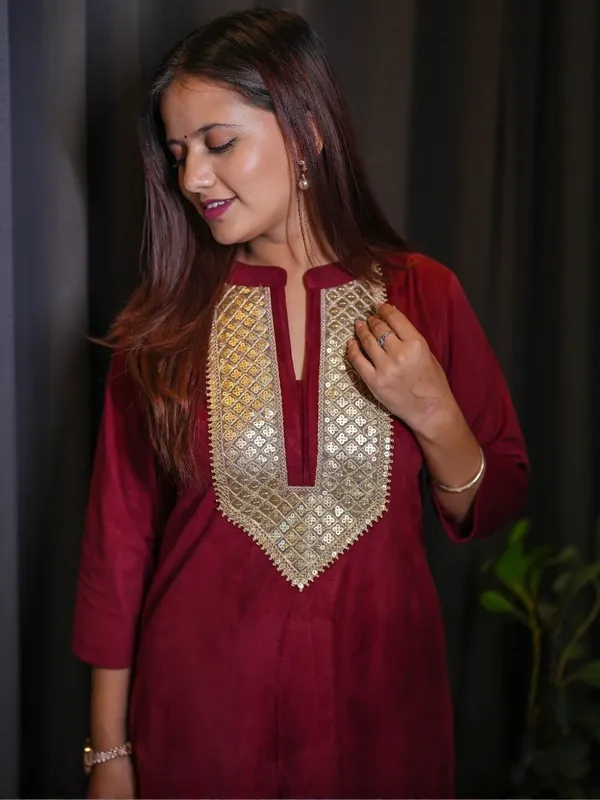 Women's_Ethnic_Kurti_With_Golden_Embroidery_-_Maroon