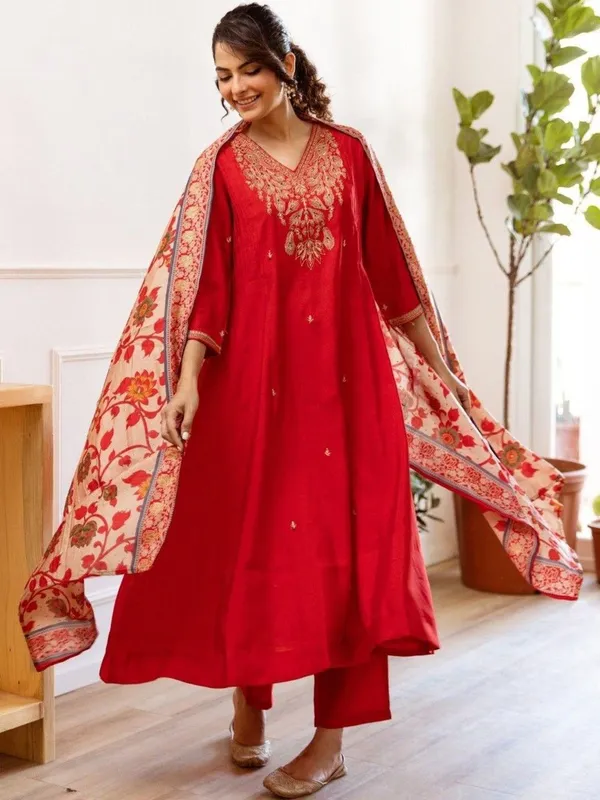 Red_Embroidered_Kurta_Set_With_Floral_Dupatta