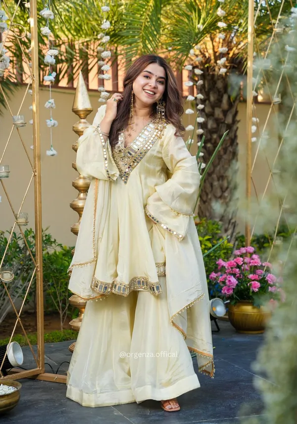 Elegant_Off-White_Anarkali_Suit_With_Mirror_Work_Embellishment