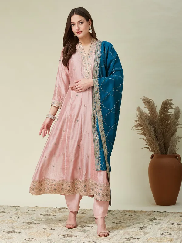 Elegant_Pink_Anarkali_Suit_With_Blue_Dupatta