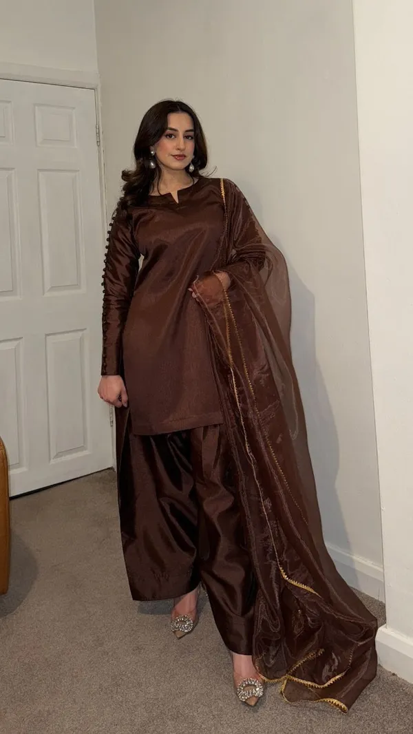 Women's_Vibrant_Brown_Kurta_Set_With_Dupatta_-_Traditional_Ethnic_Wear