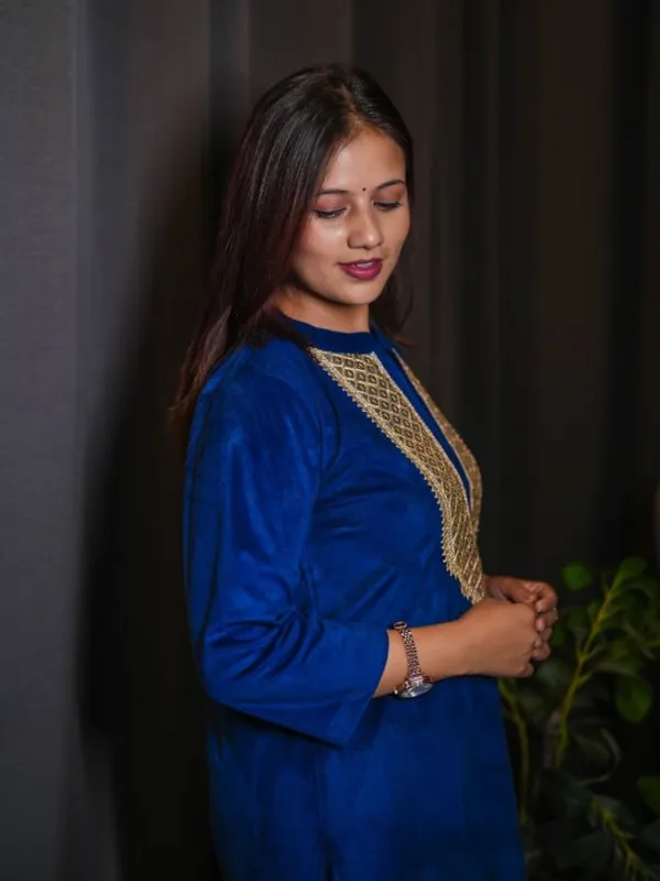 Women's_Ethnic_Kurti_With_Golden_Embroidery_-_Blue