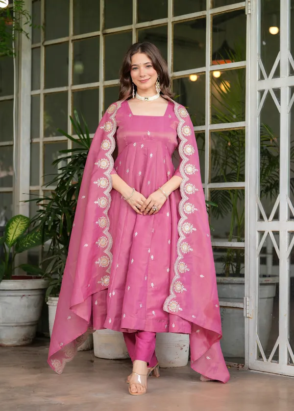 Pink_Cosmos_Silk_/_Cotton_Premium_Kurta_Set_For_Women