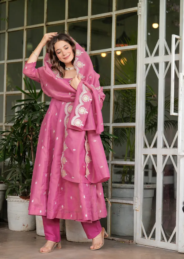 Pink_Cosmos_Silk_/_Cotton_Premium_Kurta_Set_For_Women