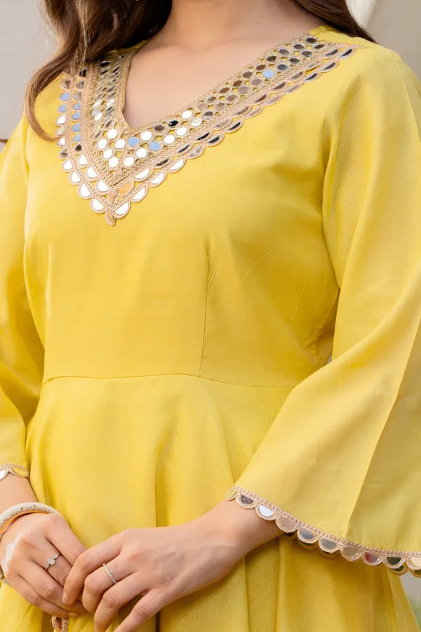 Yellow_Star_Georgette_/_Cotton_Premium_Kurta_Set_For_Women