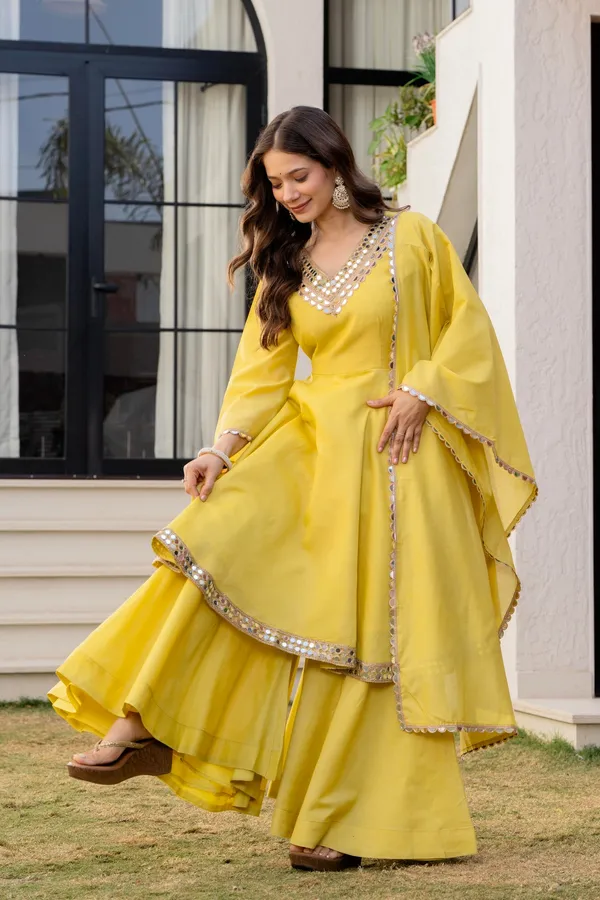 Yellow_Star_Georgette_/_Cotton_Premium_Kurta_Set_For_Women
