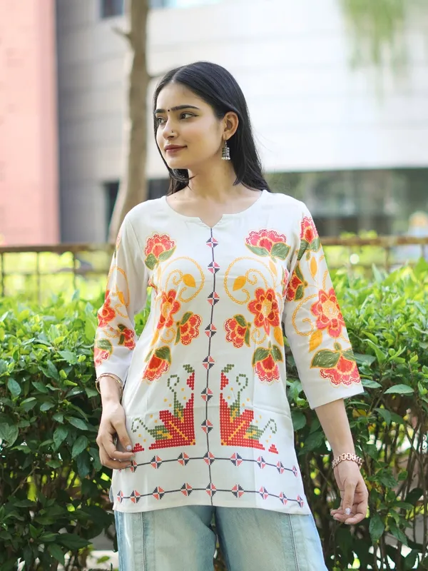 White_100%_Cotton_Premium_Kurti_For_Women