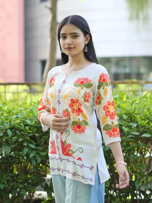 White_100%_Cotton_Premium_Kurti_For_Women