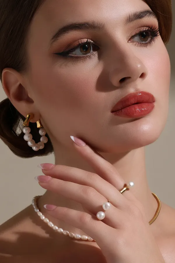 Gold_Whisper_Ring_Golden