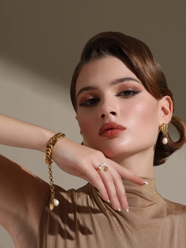 Shell_Chic_Bracelet_Golden