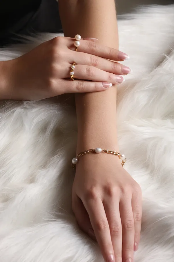 Everyday_Glam_Bracelet_Golden