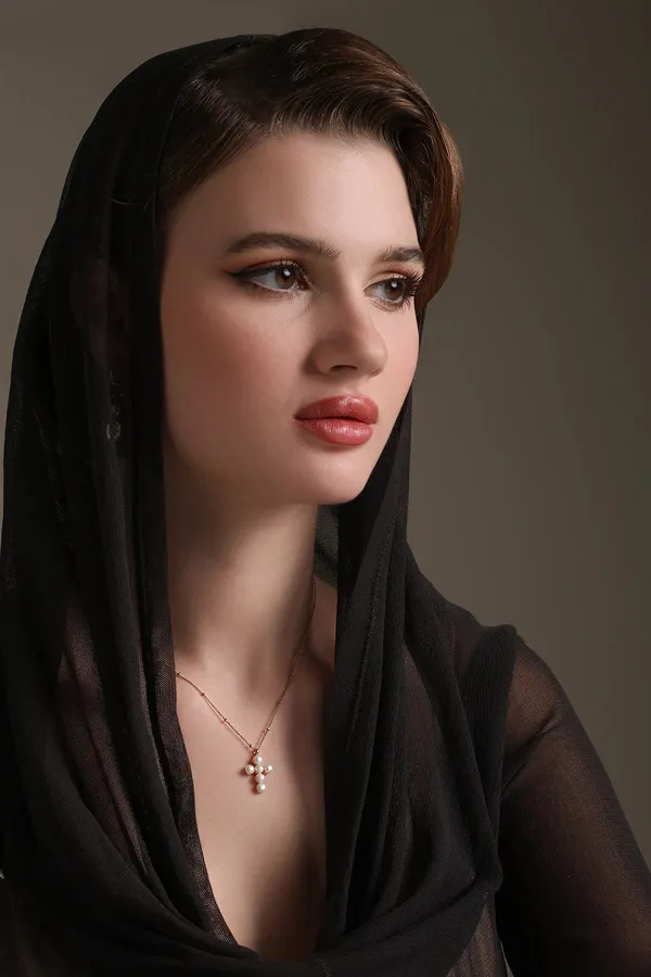 Cross_Grace_Pendant_Golden