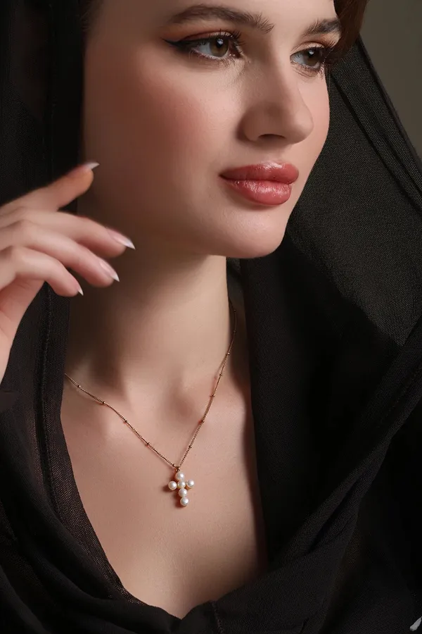 Cross_Grace_Pendant_Golden