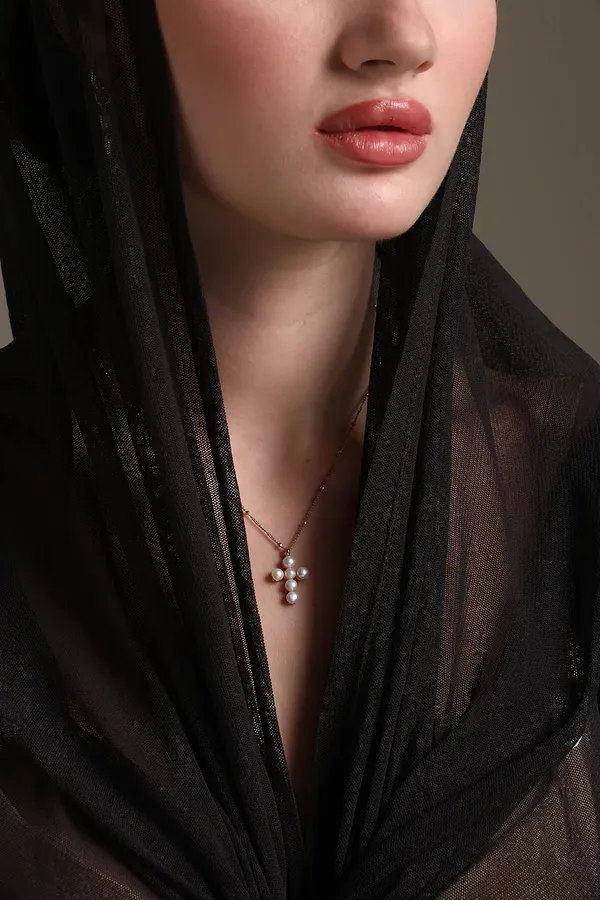 Cross_Grace_Pendant_Golden
