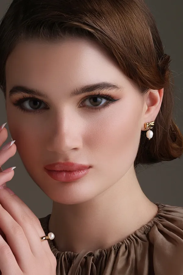 Bow_Charm_Dang_Earrings_Golden