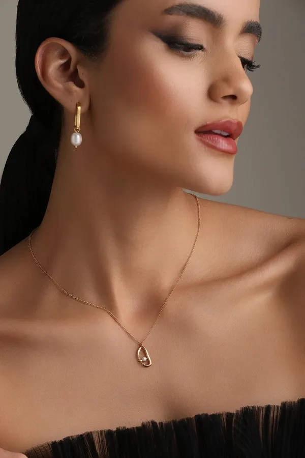 Dangle_Dream_Earrings_Golden