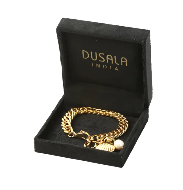 Dangle_Dream_Earrings_Golden