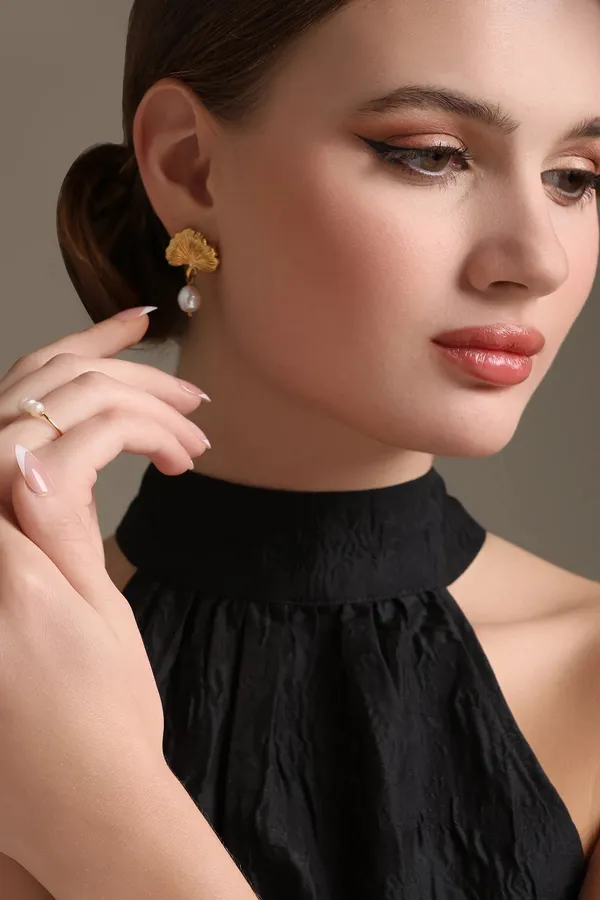 Nature_S_Touch_Earrings_Golden