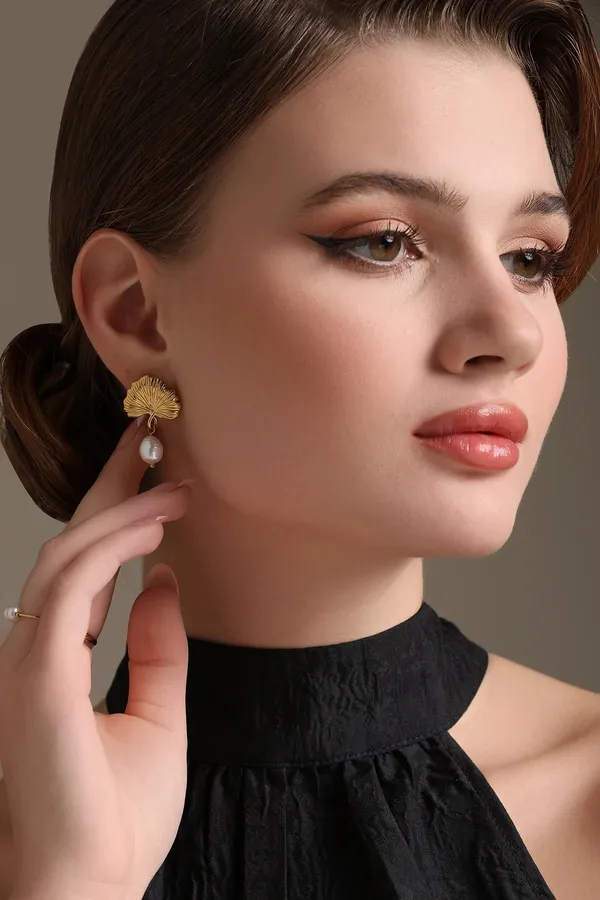 Nature_S_Touch_Earrings_Golden